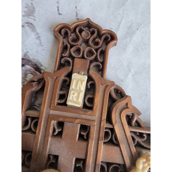 Vintage Plastic 8in Ornate Wall Crucifix Consolidated Molded Products USA - Picture 2 of 6